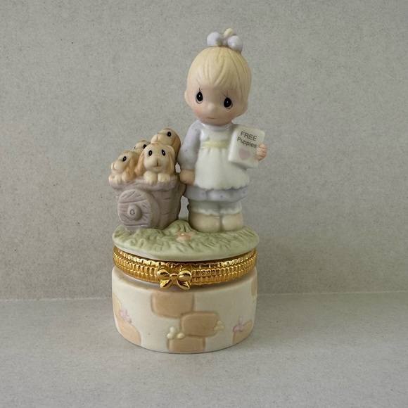Precious Moments God Loveth A Cheerful Giver. - Picture 1 of 11